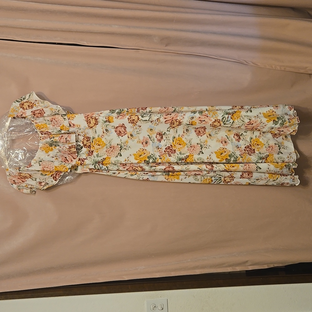 Maxi floral off shoulder size 6 dress